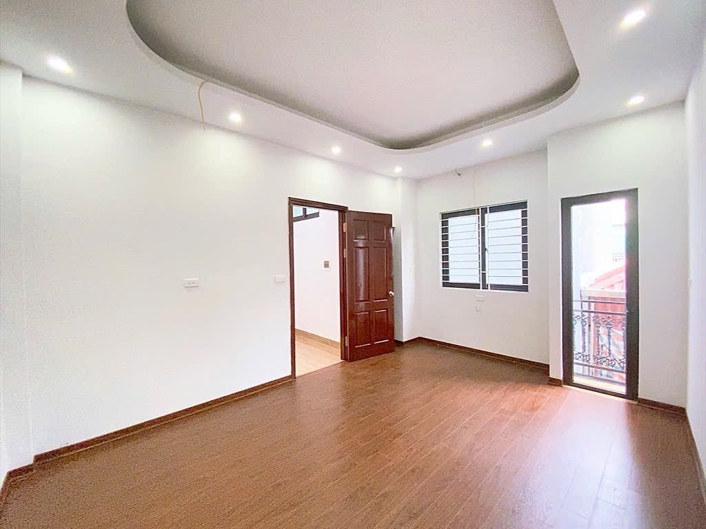 Bán nhà 36m2 Phố Bà Triệu Hà Đông, 5 tầng full nội thất mới. 7 Tỷ. Liên hệ Mr Kiên 0922979333